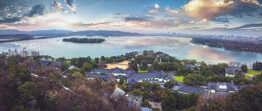 情侣十大旅游圣地排名,第二是人间天堂,三亚上榜