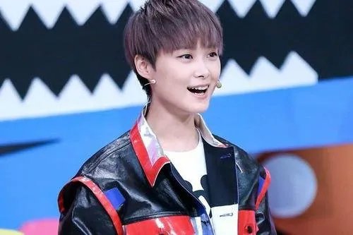 李宇春微博评论被捐款刷屏，这究竟是怎么一回事呢？