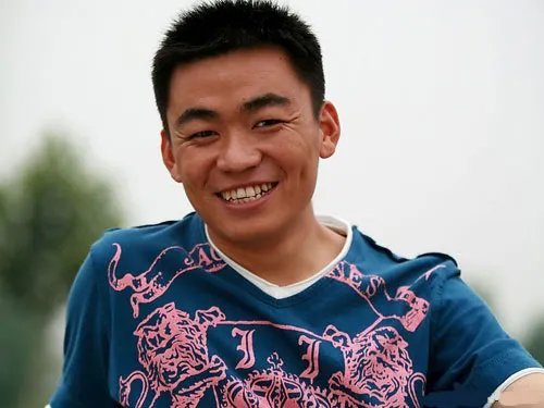 王宝强出车祸是真是假 其微博提醒大家要安全驾驶