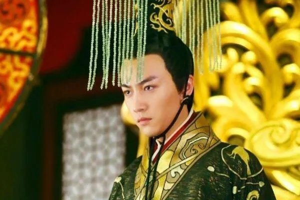 刘询是谁的儿子