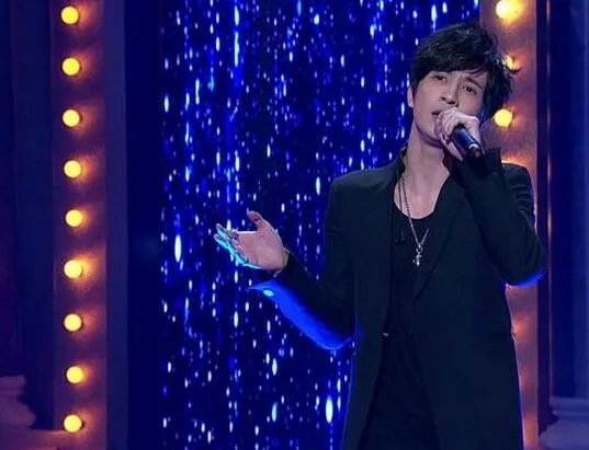 网曝薛之谦私生活很乱 与妻子离婚的原因