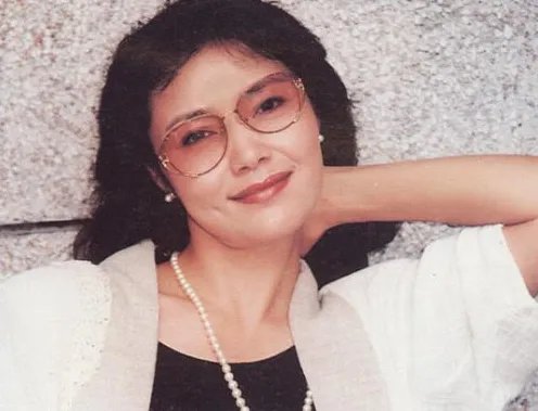 电影演员姜黎黎近况曝光 息影称老公和女儿最重要