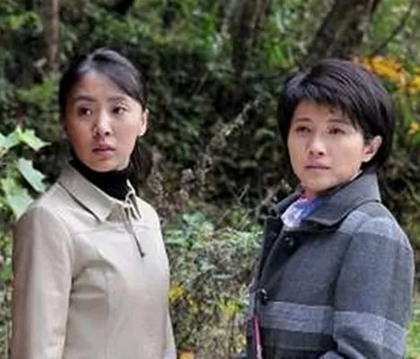 《远山的红叶》央一热播 女演员李健颜炳燕姐妹情深