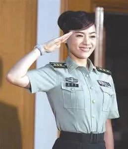 师鹏陈思思结婚照图片感情史揭秘 陈思思比师鹏大几岁结婚了吗