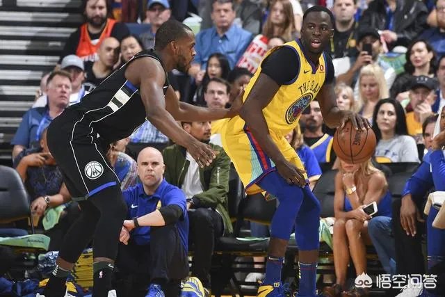 勇士主场不敌雄鹿，帮助火箭锁定西部第一，对此你怎么看？