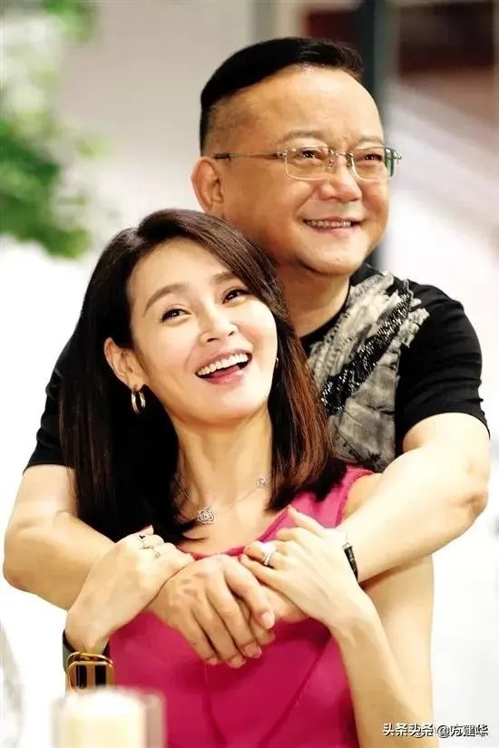 同是欺骗，富二代假装穷小子和穷小子假装富二代，为何结果相反？