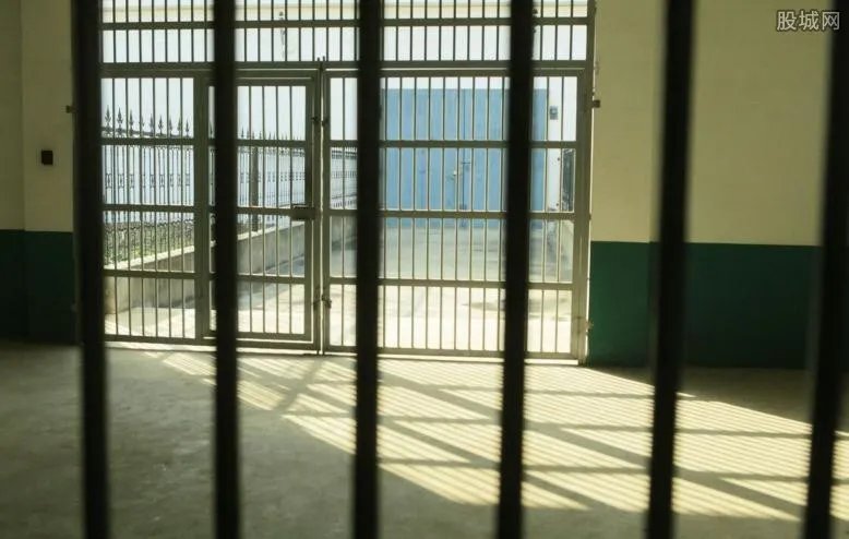 全球最帅囚犯出狱 出狱后竟然受邀当模特