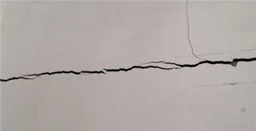 房屋墙面开裂怎么处理