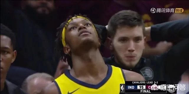 詹姆斯中场三分绝杀