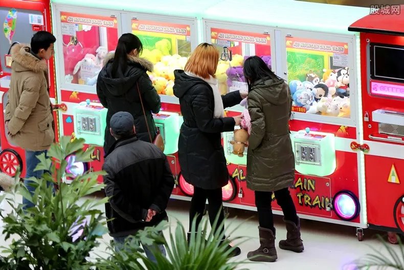 花4万抓7千个娃娃 特意买一台娃娃机练技术现成大神