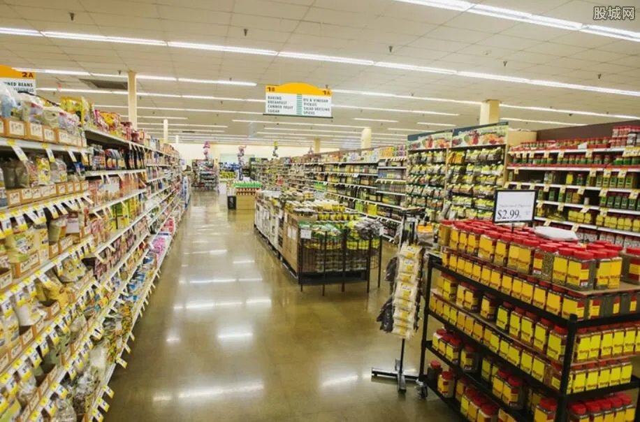 受萨德事件影响 女子乐天超市直播毁坏商品