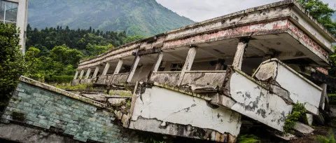 安徽民房顶棚坍塌，房主应负什么责任