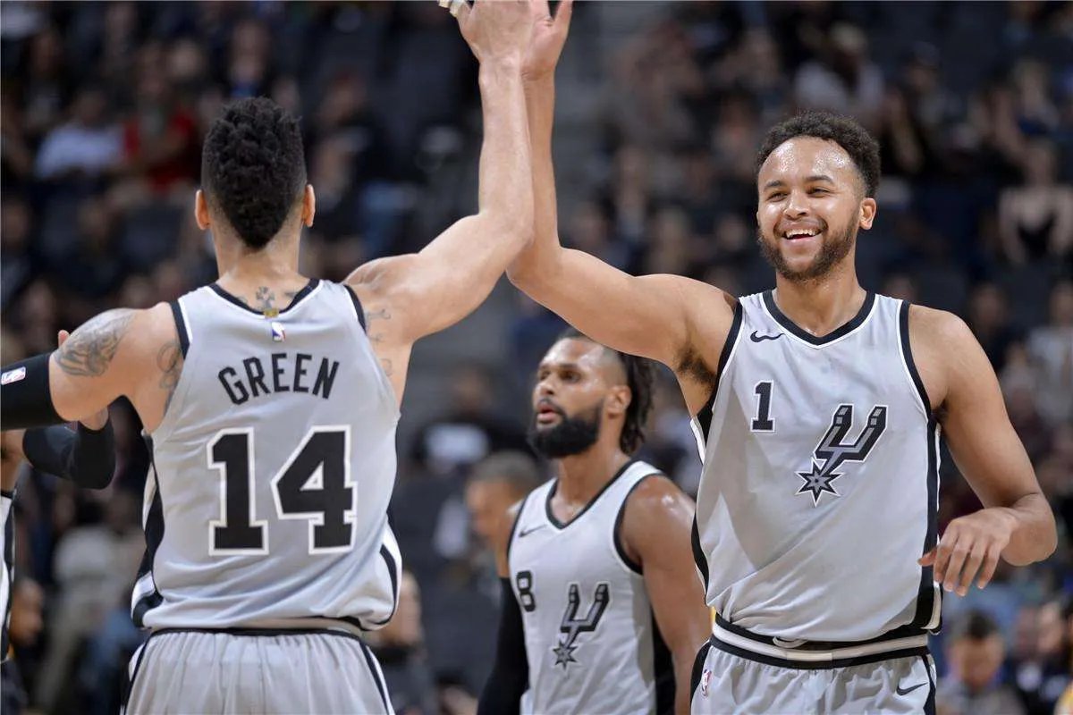 美国NBA马刺加时险胜爵士保住第六了吗？