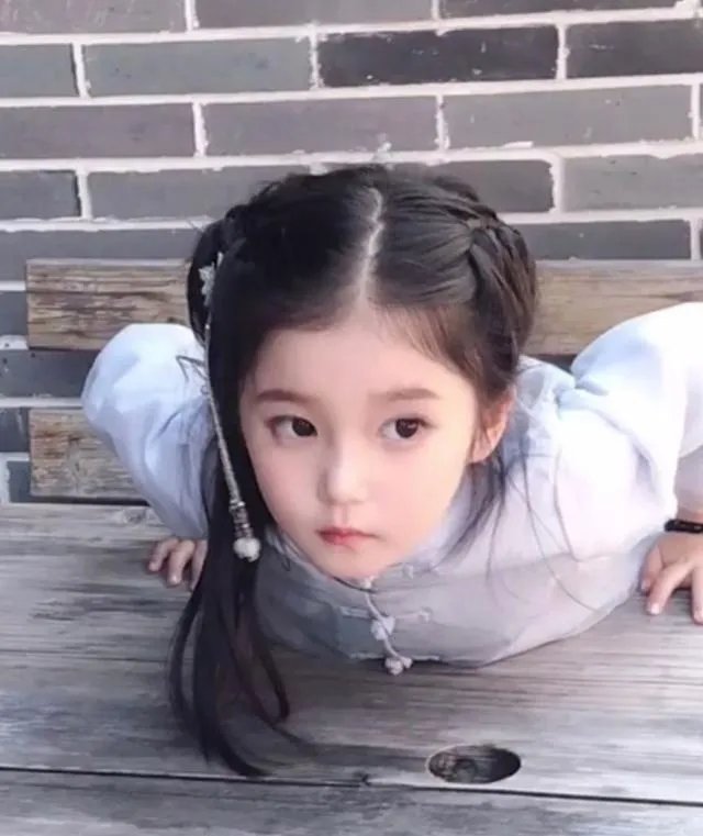 女明星小时候的照片，你见过几个呢？