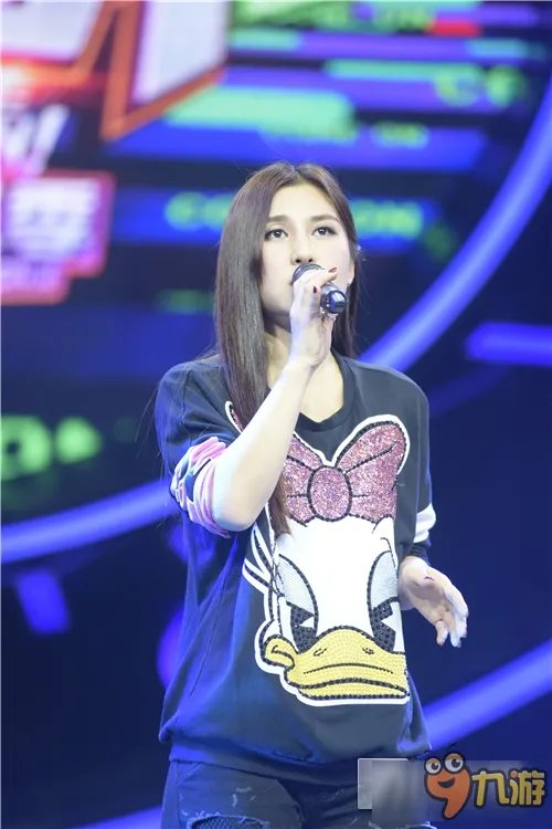 《不服来战》第二季瑶瑶开嗓吓坏胡夏 杨迪“315现场打假”