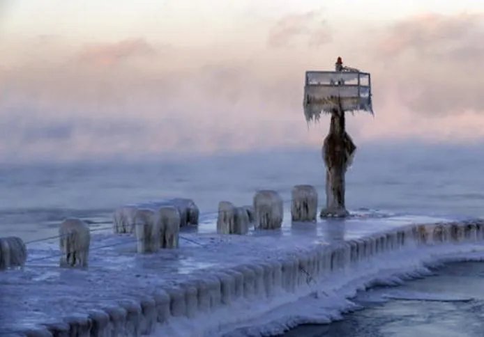 芝加哥迎最低气温-30℃ 1.9万户停电1300架次航班取消