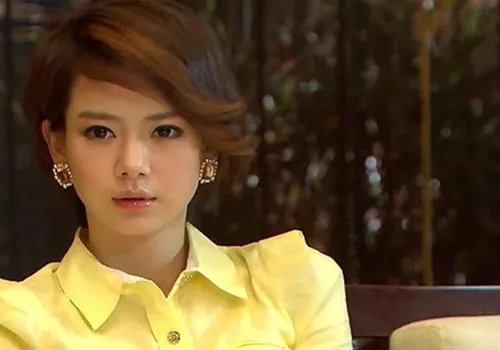 爱情睡醒了戚薇图片欣赏 三亚开拍女神自封脚滑天后