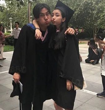 豆得儿晒毕业照是怎么回事?