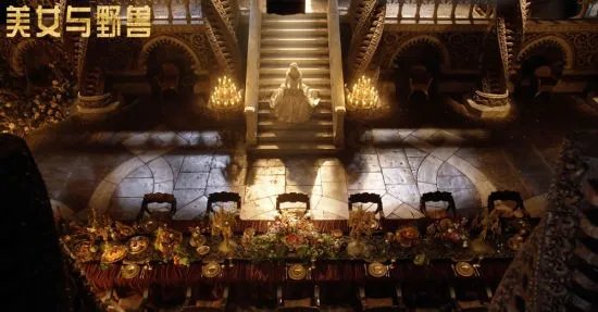 《美女与野兽》曝剧照