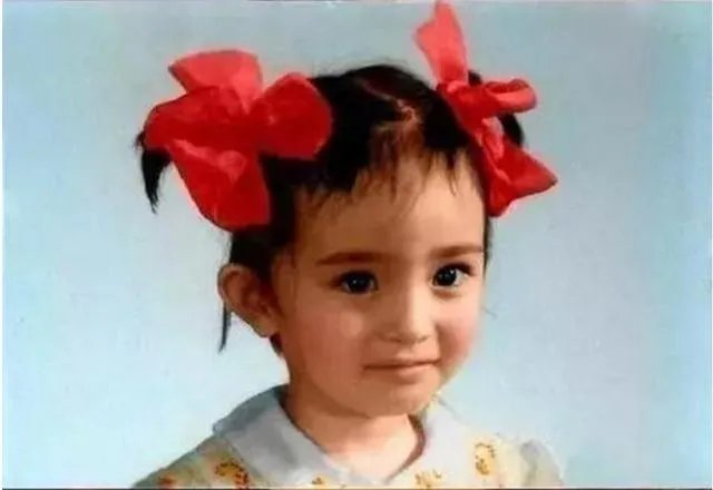 女明星小时候的照片，你见过几个呢？