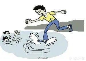 男童小区内坠深井