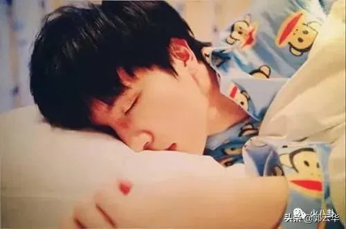 裸睡时如果地震了怎么办？