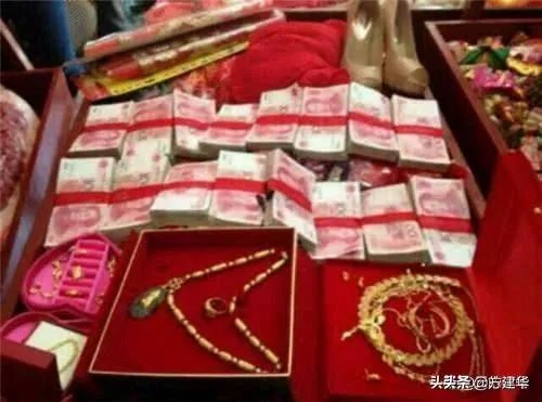 同是欺骗，富二代假装穷小子和穷小子假装富二代，为何结果相反？