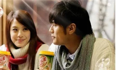 民警收奶茶外卖是怎么回事？