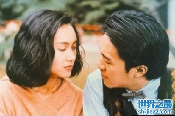 时隔20年周星驰朱茵再次相见，爱恨情仇都已释怀 