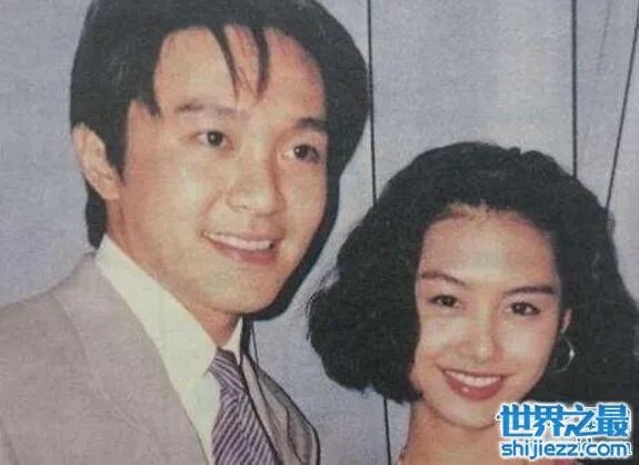 时隔20年周星驰朱茵再次相见，爱恨情仇都已释怀 