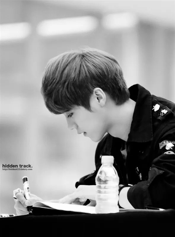 关于鹿晗的头像网名QQ皮肤个性签名等 要快