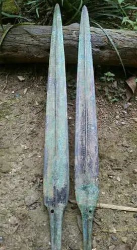 柜底发现战国宝剑是怎么回事？