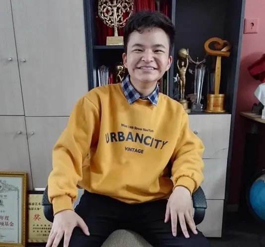 地震小英雄如何回应救人造假质疑?