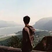 女主播私自晒出打赏中学生信息任由其他粉丝嘲讽，应该承担什么法律责任？