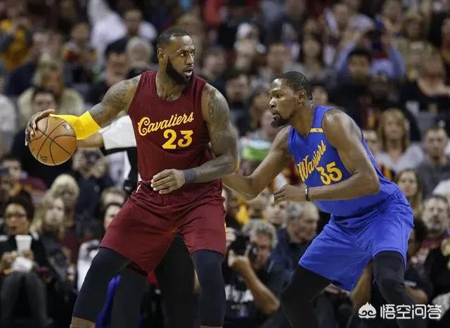 如果杜兰特续约勇士，建立王朝，历史地位能超詹姆斯吗？