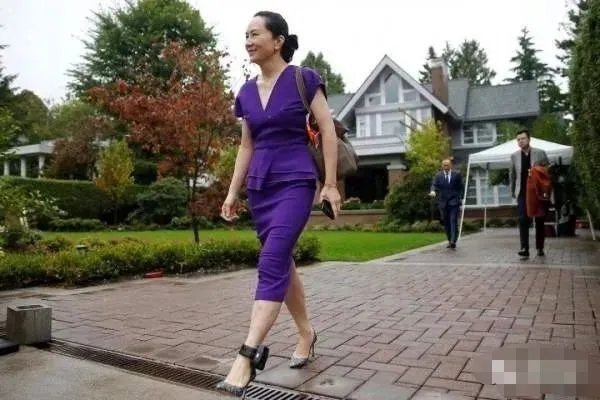 加拿大批准孟晚舟亲属前往探望，这是不是一个好兆头？