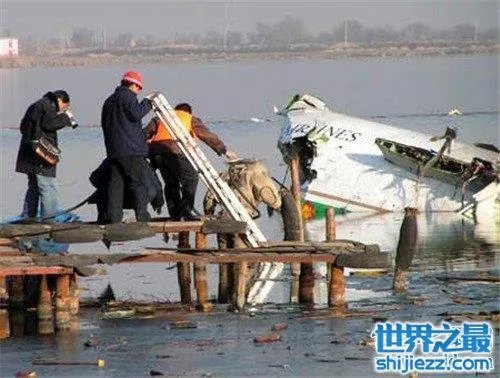 包头空难堪称国内最惨案件 五名遇难空姐照曝光 