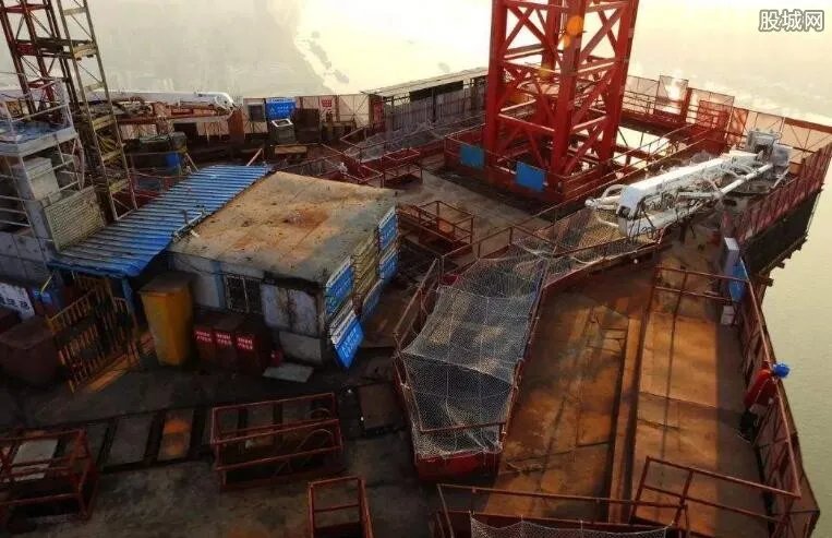 中国首创空中造楼机 四天一层楼展示中国速度