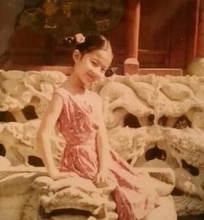 女明星小时候的照片，你见过几个呢？