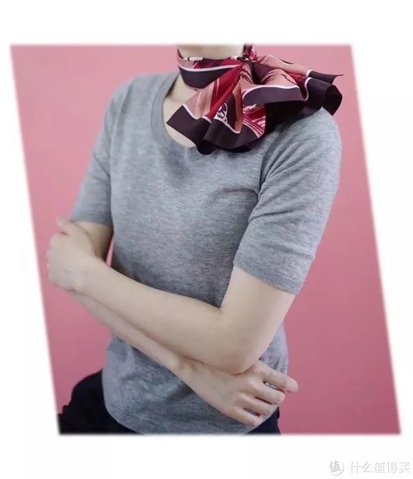 技多不压身！小丝巾的5种经典系法！是时候为女友学起来了！建议收藏！