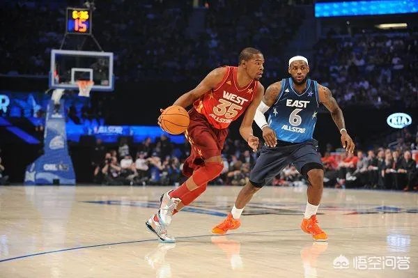 如果杜兰特续约勇士，建立王朝，历史地位能超詹姆斯吗？