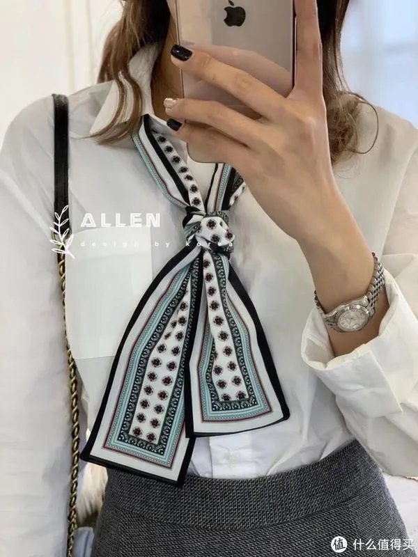 技多不压身！小丝巾的5种经典系法！是时候为女友学起来了！建议收藏！