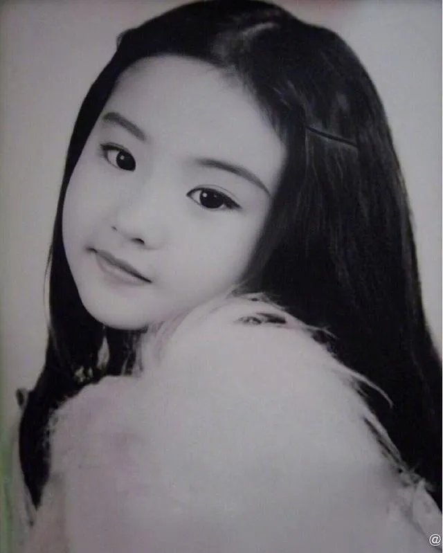 女明星小时候的照片，你见过几个呢？