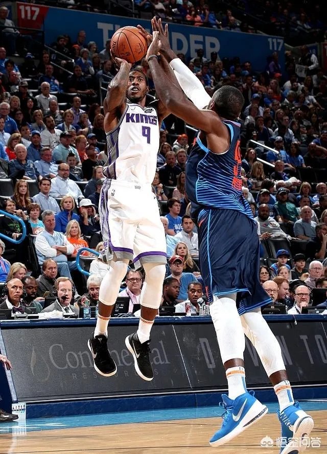 威少复出砍32+12+8，全场正负值最低，雷霆开赛三连败，你怎么评价威少的表现？