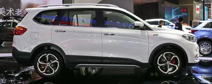 华晨中华骏捷fsv三厢怎么样(中华骏捷FRV是不是三厢)