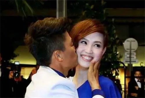 马蓉成立工作室邀鹿晗、赵薇一起拍公益片, 鹿晗粉丝纷纷“抱走鹿晗”，对此你怎么看？