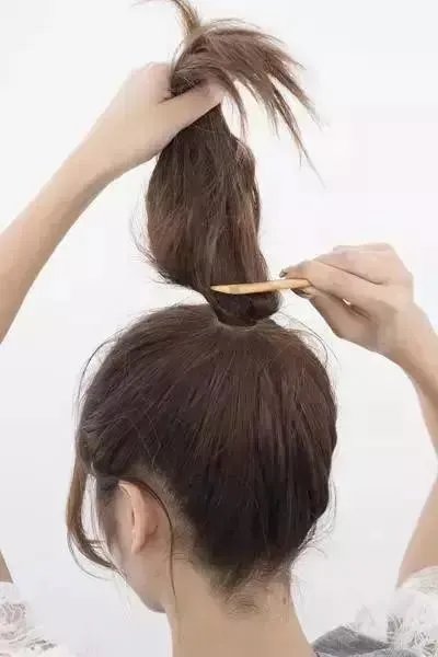 女生100种扎头发发型：女生扎头发发型大全