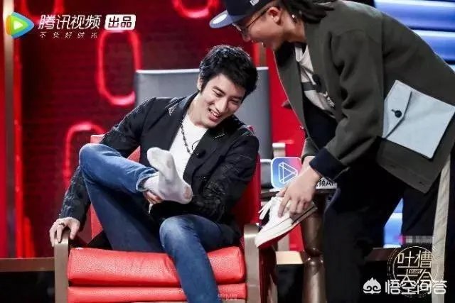 王力宏穿破袜子上《吐槽大会》，你怎么看？