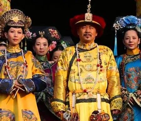 乾隆为什么会传位给嘉庆 乾隆这么做是有私心的