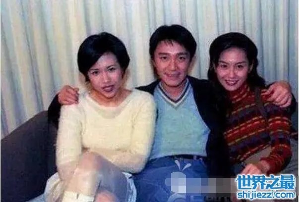 时隔20年周星驰朱茵再次相见，爱恨情仇都已释怀 